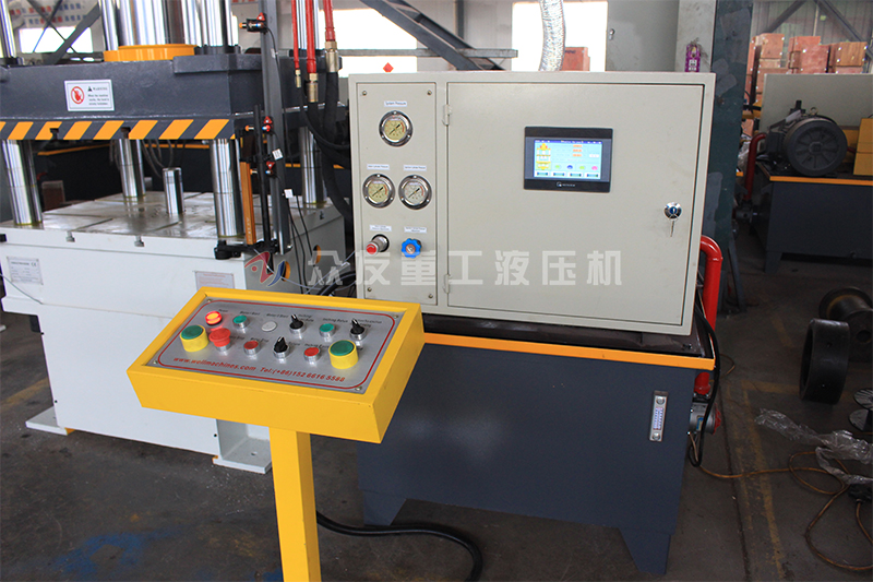 200吨金属成型液压机